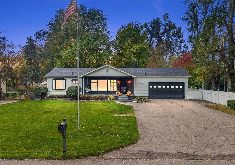 1st image of 63133 Ivy Dr