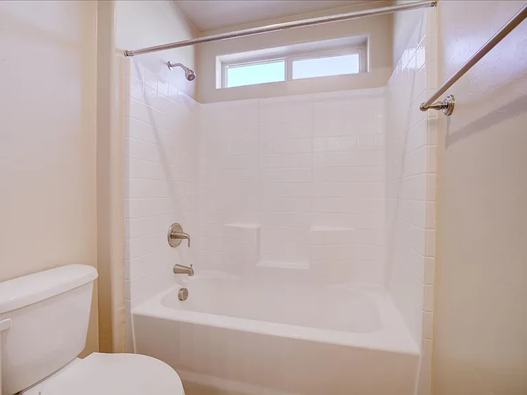 241 E Imperial Ct — Photo 18