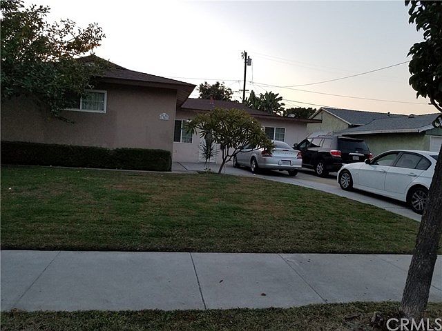 2nd image of 1347 N Devonshire Rd