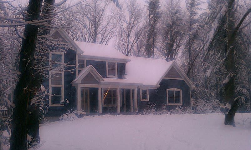  Winter Exterior View