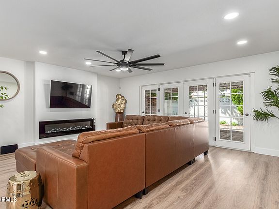 5th image of 7652 E HIGHLAND Avenue