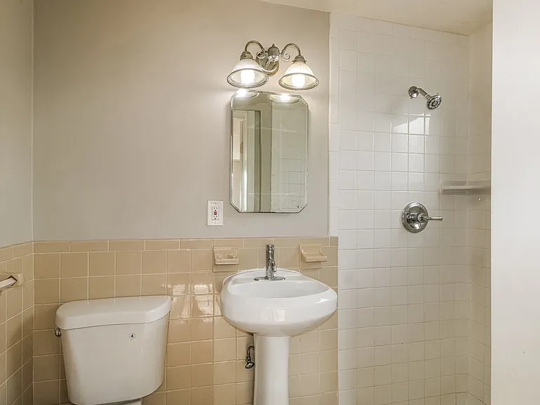 1012 Normandy Blvd — Photo 15