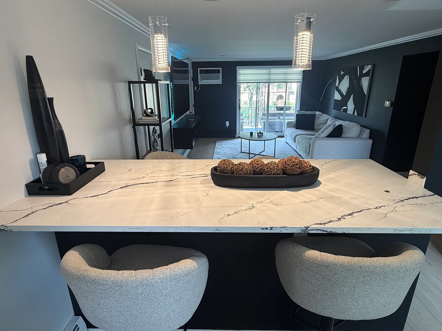 2 bed, 1000 sqft, $2,500 — Photo 2