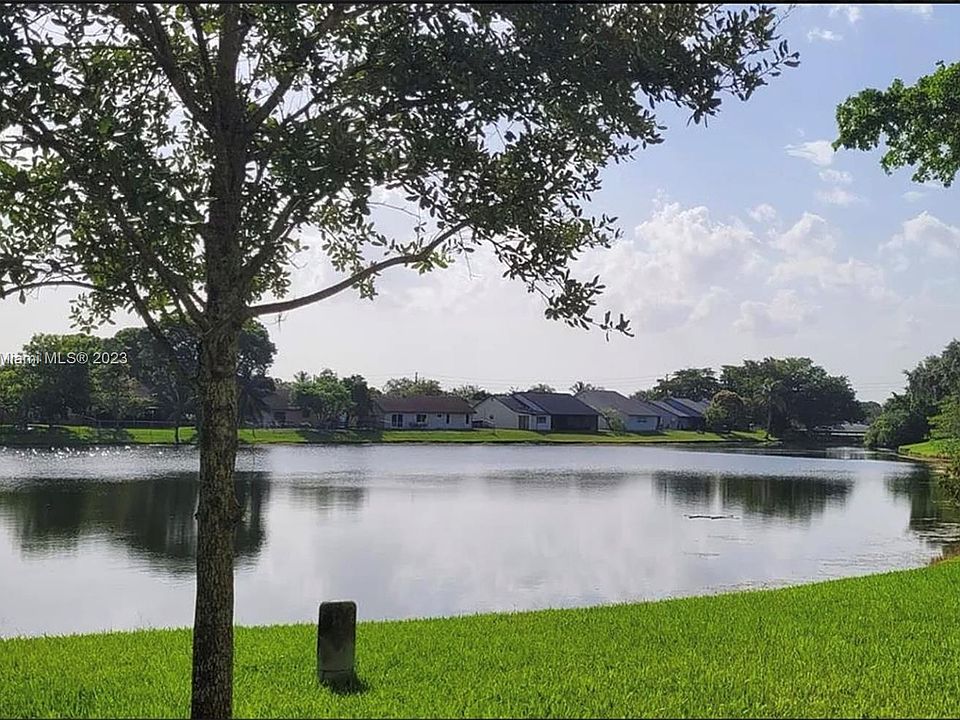 1st image of 4607 NW 90th Ave #4607