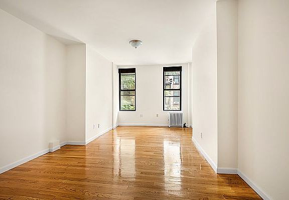 3rd image of 250 Elizabeth St #2A