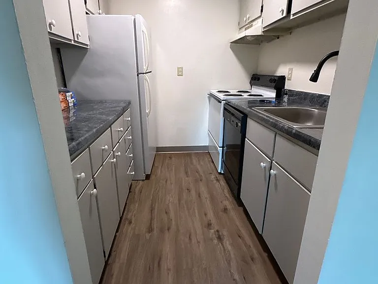 University Park Apartments near Cornell University — Photo 193