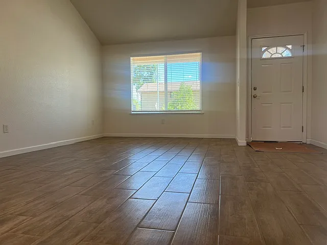 7304 Silver View Way — Photo 8