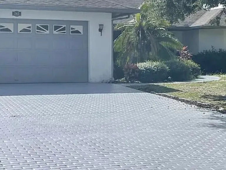 242 SE Duval Ave — Photo 15