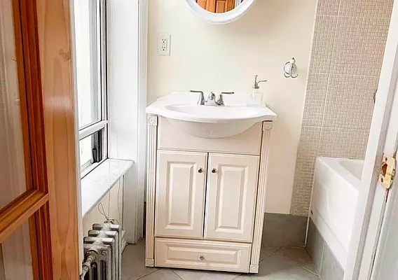 Rented by Ulas Real Estates Inc | media 27