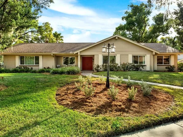 11724 Phoenix Cir, Tampa, FL 33618