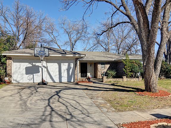 2nd image of 1617 Brookhaven Cir