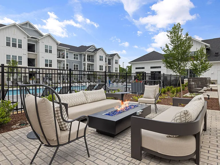 The Lindley at Grove 98 — Photo 46