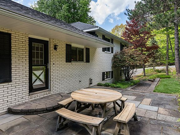 5th image of 54 Blueberry Hill Drive