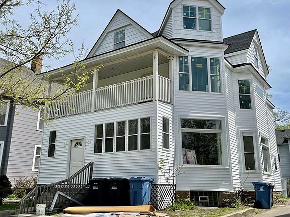 2nd image of 2547 Harriet Ave