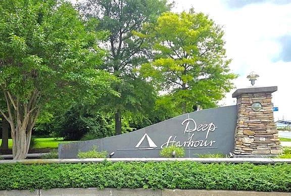 3rd image of 324 Shipyard Dr #83