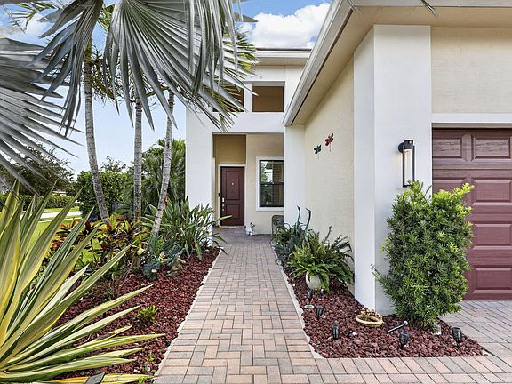 5th image of 16065 Key Biscayne Lane