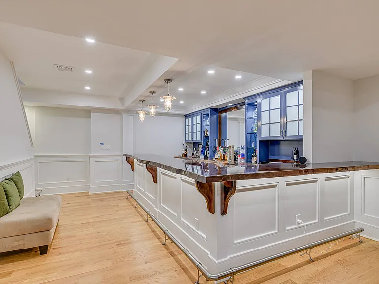 18 Sea Gate Ave — Photo 19
