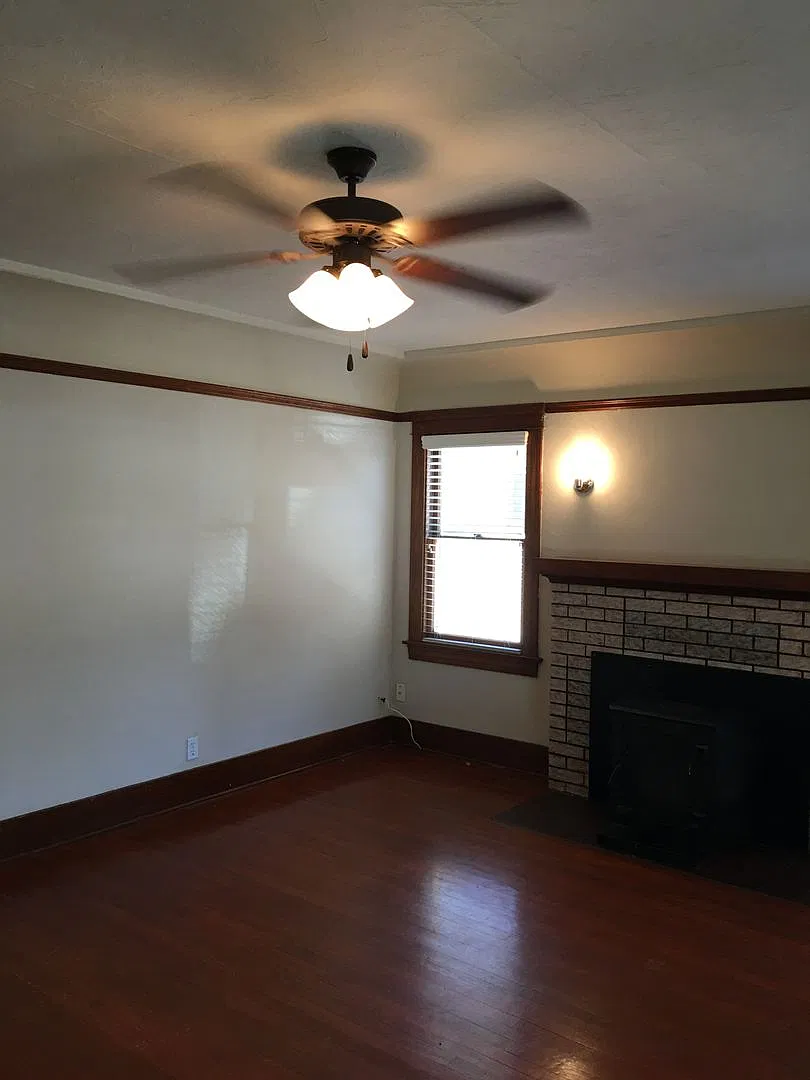 Charming Tower Bungalow for Rent — Photo 3