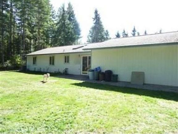 2nd image of 60 NE Hilltop Pl
