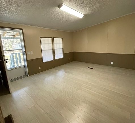 3rd image of 254 SE Beadie Dr