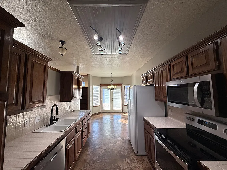 18509 Chestnut Oak Dr — Photo 14