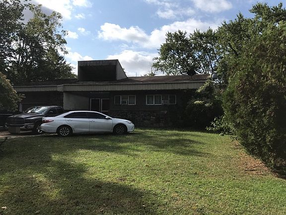 2nd image of 516 Bergen Ave