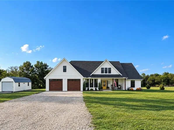 1003 SE 750th Rd, Windsor, MO 65360