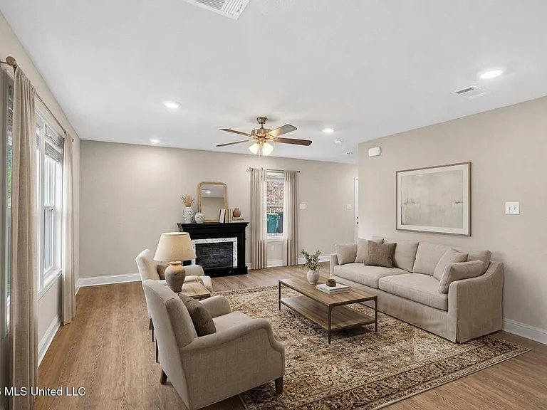 5438 Leeds Ln — Photo 15