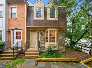 2040 6th St S, Arlington, VA 22204