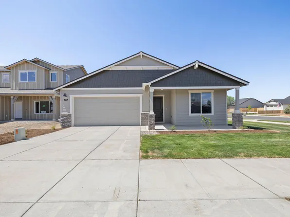 3499 NW 12th St #45, Redmond, OR 97756