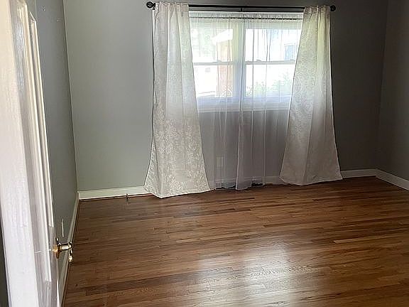 5th image of 218 Yeoman Dr