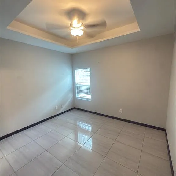 809 E La Cantera Ave #4 — Photo 4