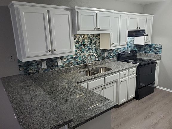3rd image of 504 W Franklin St APT 2XX