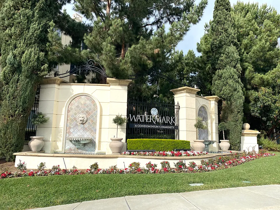 3230 Watermarke Pl