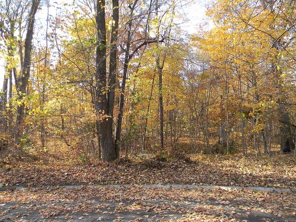 2nd image of 277 Deepwood Dr