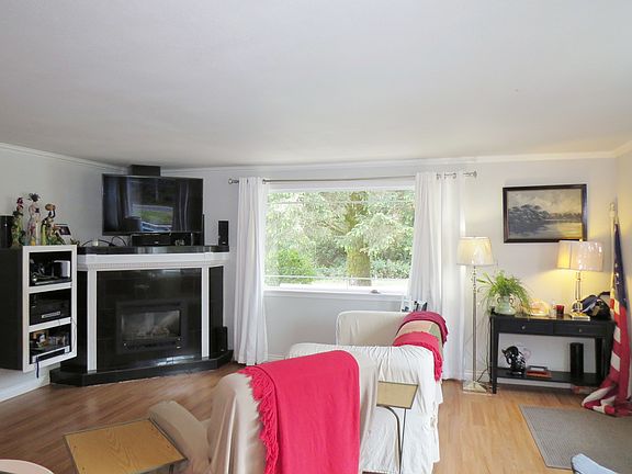 2nd image of 133 Polaris Blvd SW
