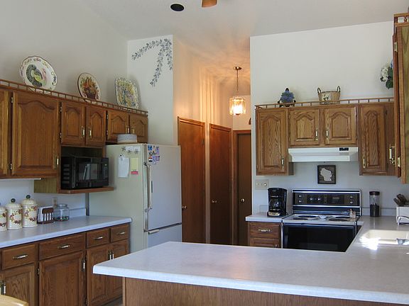 5th image of N5084 Big Bend Ln