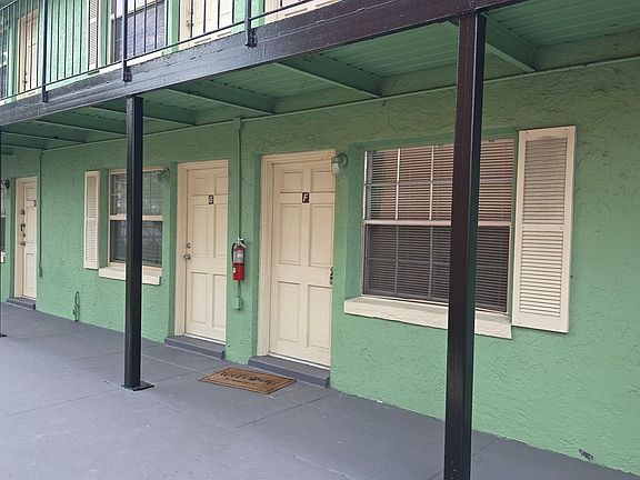 2nd image of 1619 W Oak Ridge Rd APT F