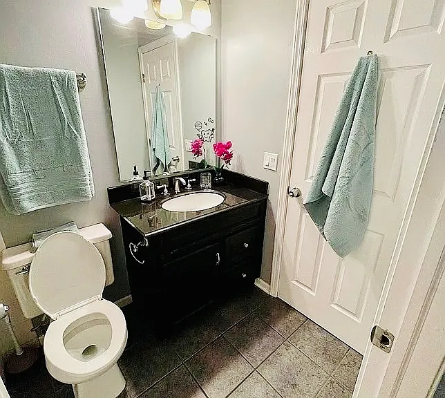 450 Valley Dr #201 — Photo 10
