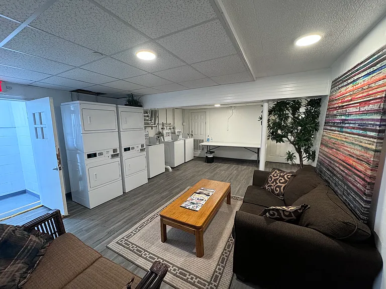 102 N Maple Ave #12 — Photo 6