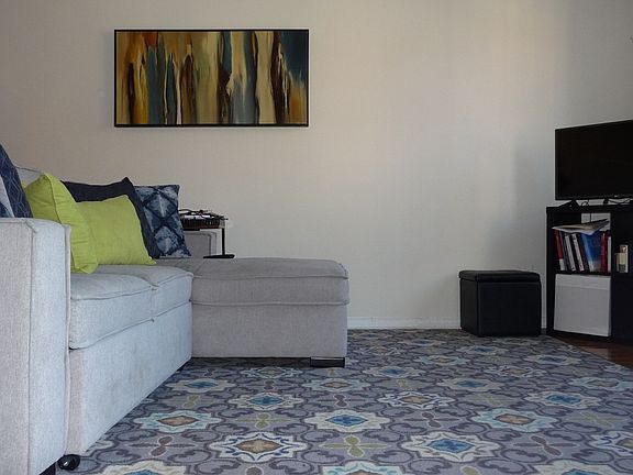 2nd image of 720 E 31st St APT 3G