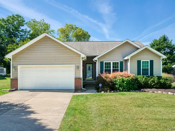 121 Olde Mill Pointe, Linden, MI 48451