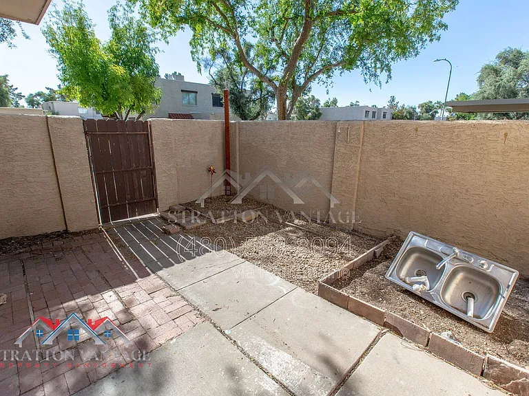 4107 N 81st St — Photo 23