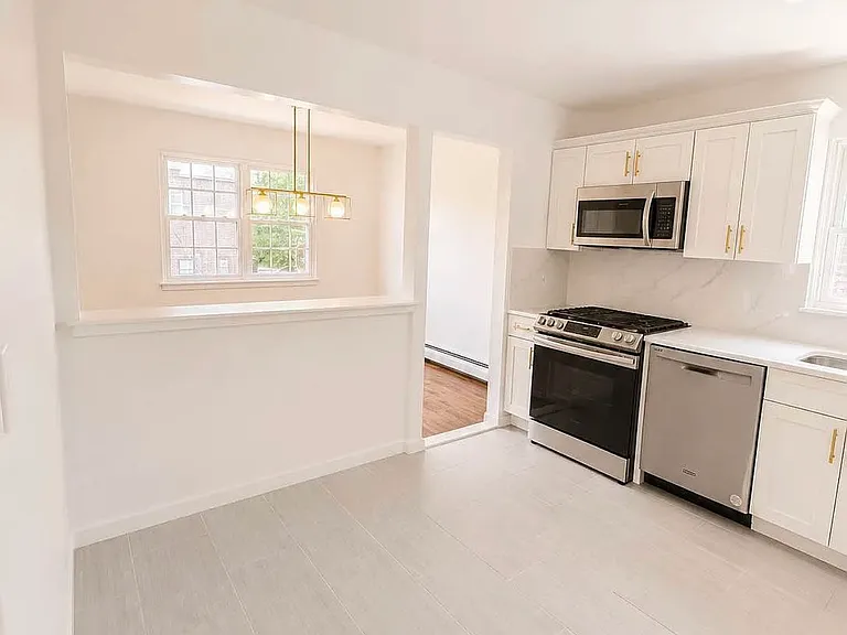 89-06 Doran Ave #2F — Photo 3