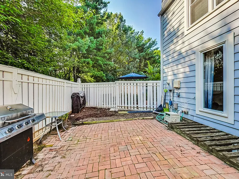 11924 Redtree Way — Photo 31