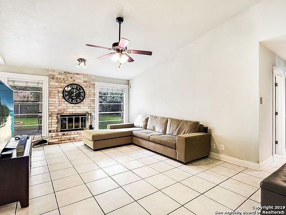 4th image of 4427 Briardale St