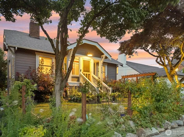 2736 37th Avenue SW, Seattle, WA 98126