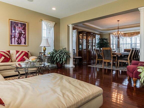 2nd image of 1895 Charlton Cir