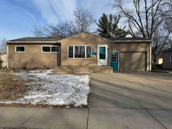 620 Brookside Dr, Iowa City, IA 52245