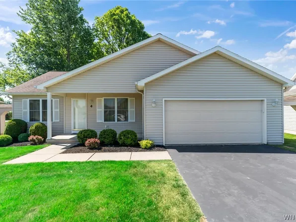 4 Alexander Pkwy, North Tonawanda, NY 14120